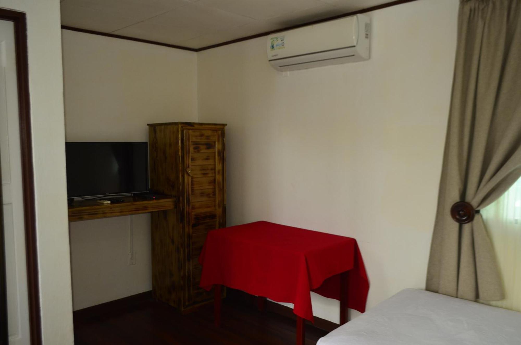 Hotel Sierpe River- Oleaje Sereno Zewnętrze zdjęcie